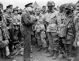 Eisenhower talking to soldiers on D-Day